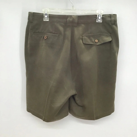 Tommy Bahama Men’s Vintage Silk Pleated Shorts - Picture 2 of 6